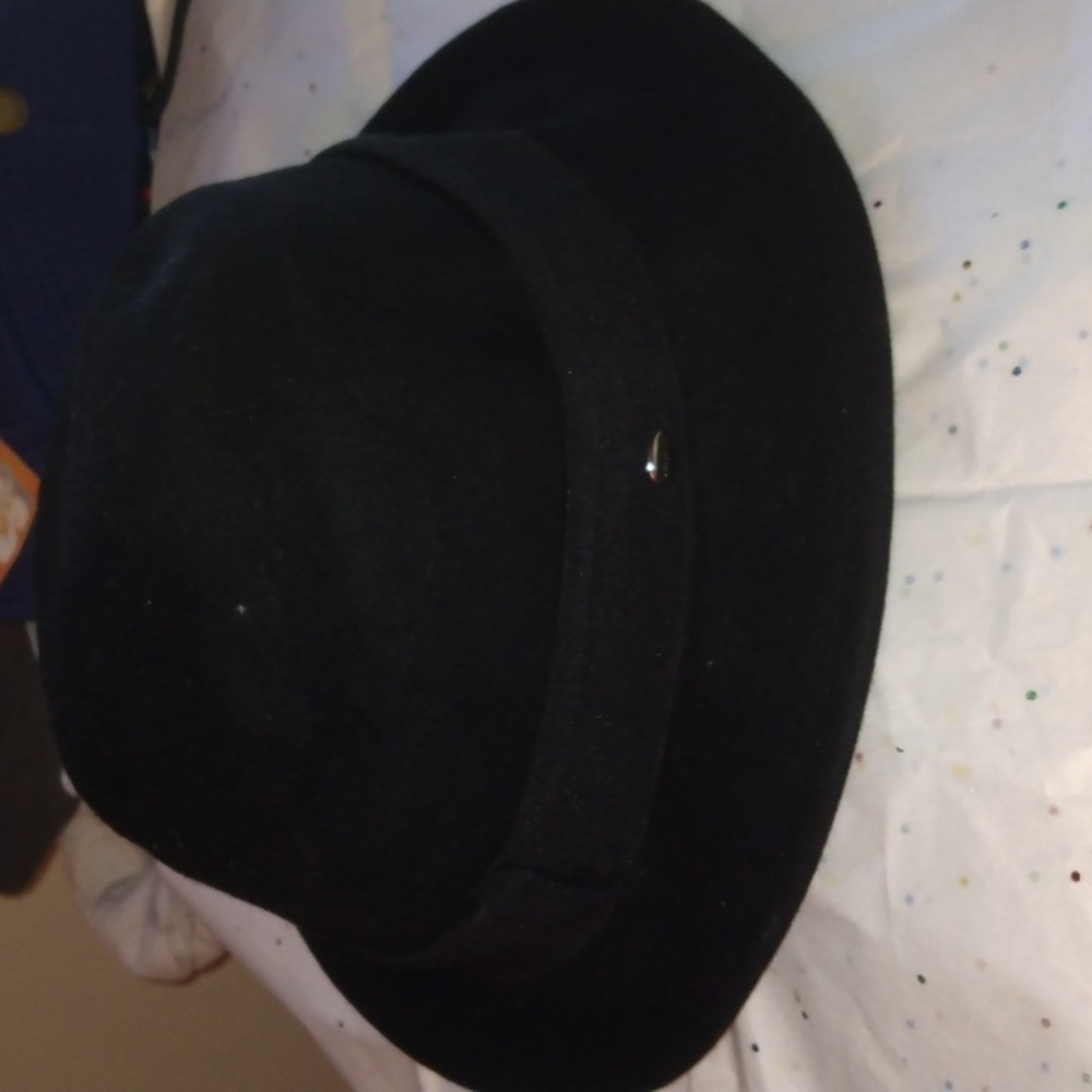 Server get women's black wool hat